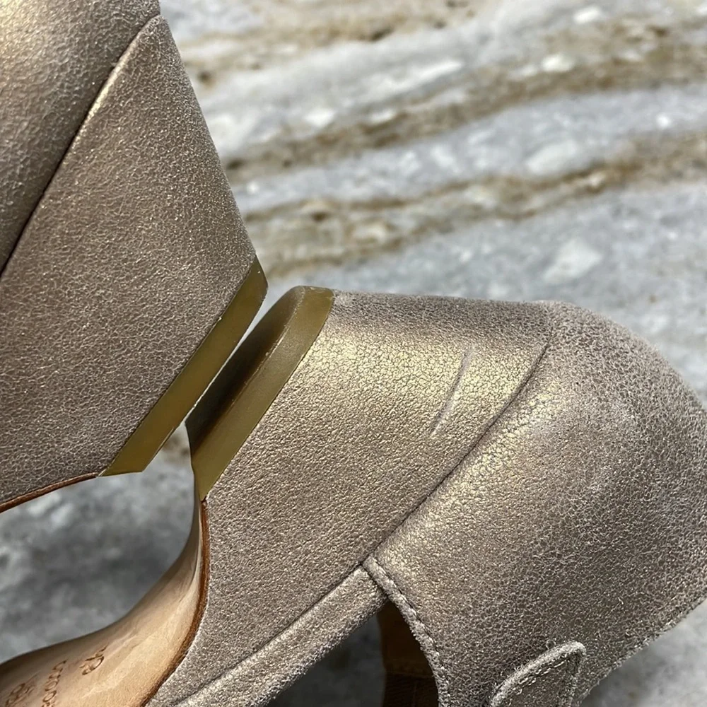 Eileen Fisher Gold Metallic Leather Mary Janes size 6.5
